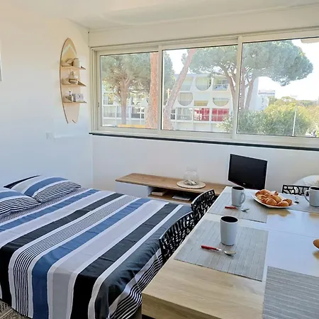 Equipe Vue Sur Port *